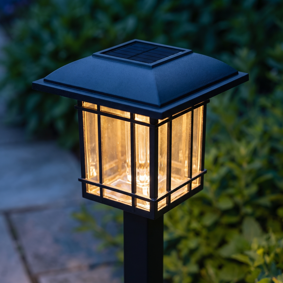 Halden solar lawn light lantern head detail